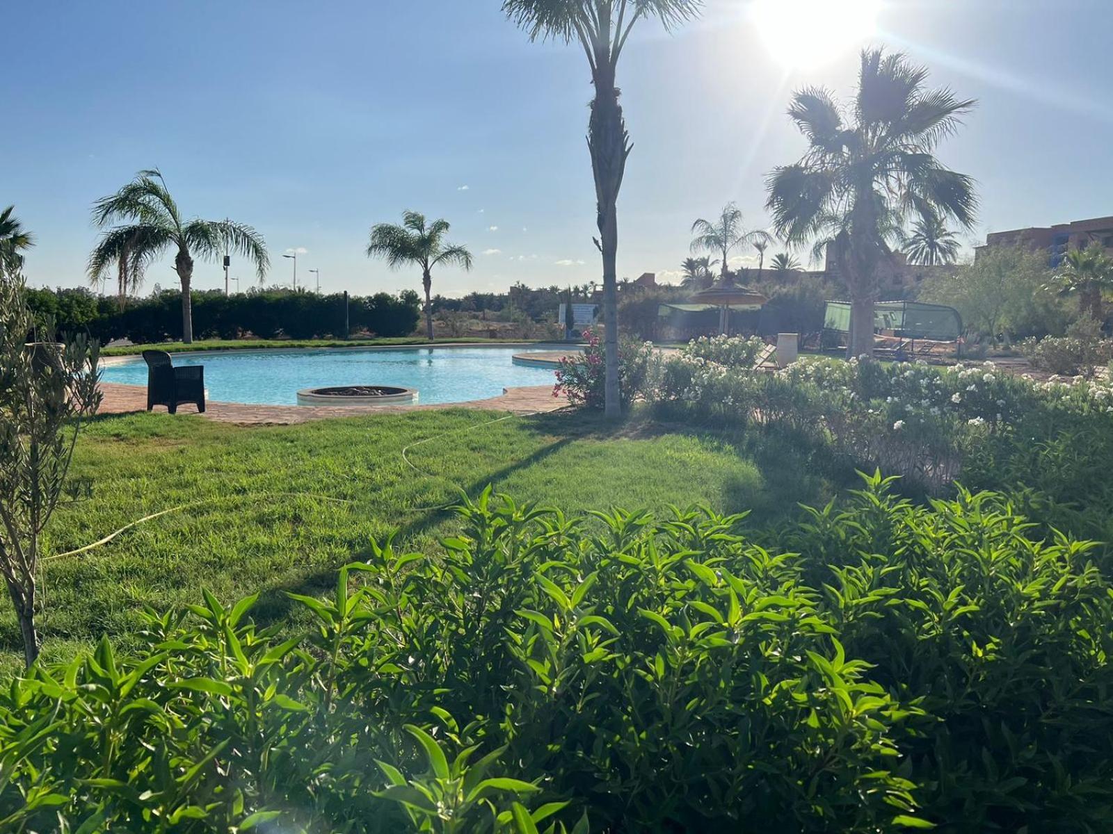 Elegant Avec Vue Sur Piscine Jardin Verdoyant Et Wifi Ultra Rapide Apartamento